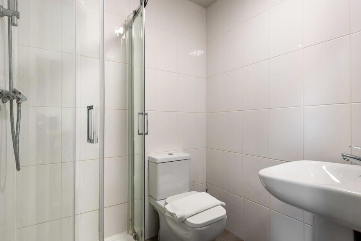 Апартаменти Modern & Bright Budget Studio In Central Донкастер Екстер'єр фото